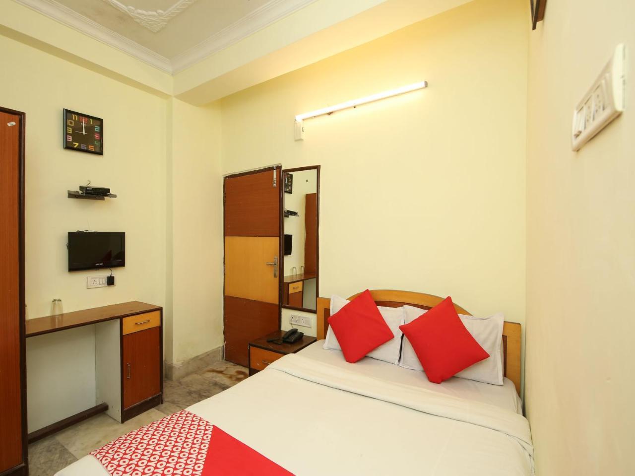 Hotel Oyo 3301 Maya International